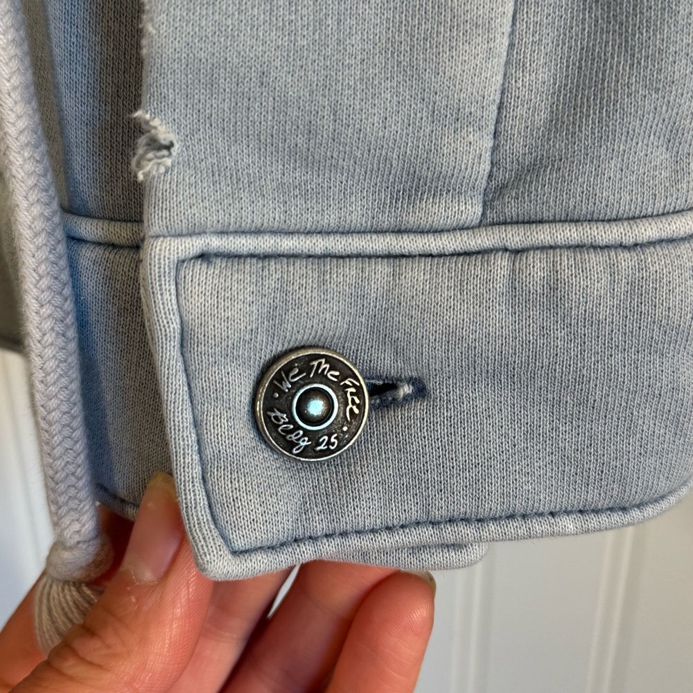 Free People Dreamers Cropped Distressed Jacket Washed Blue Women’s Size Small - Picture 5 of 15